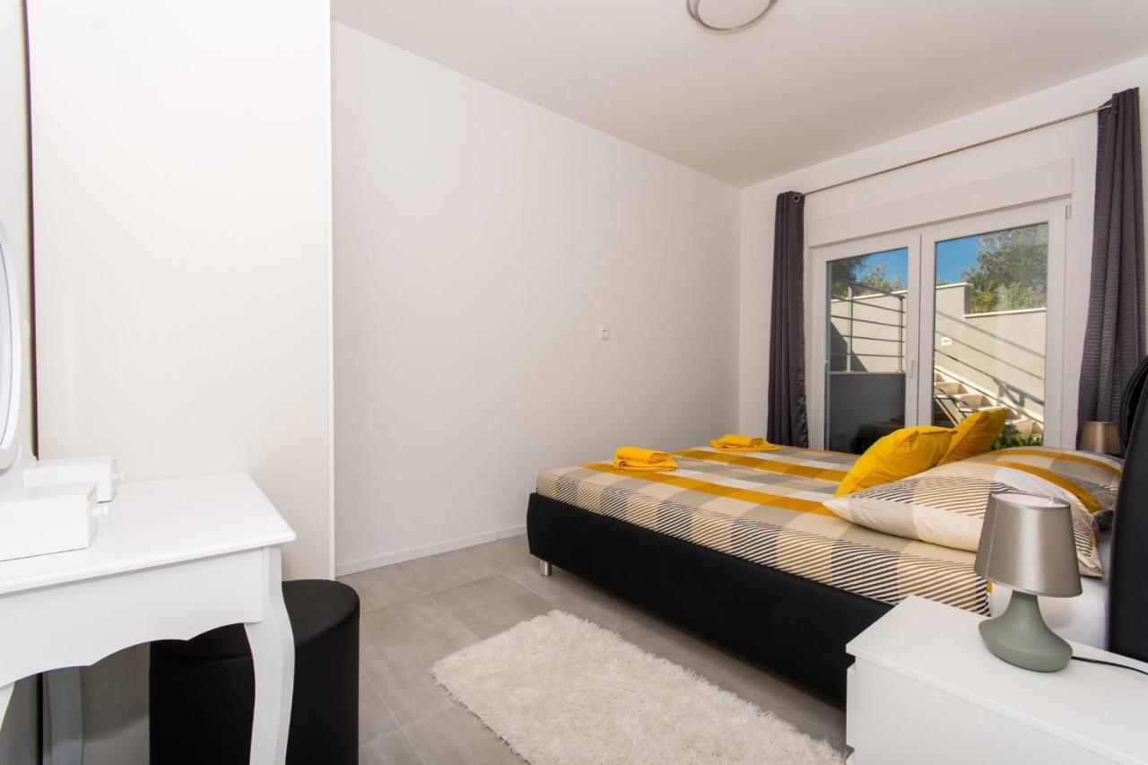 Apartment Julia Trogir Extérieur photo